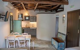 Aristi'S Country Houses